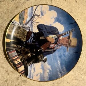 Limited Edition hand painted Robert Tinnbaum John Wayne plate.